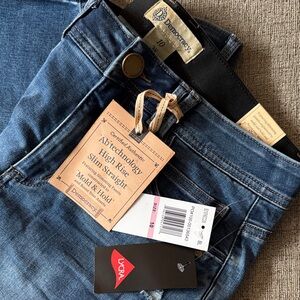 NWT AB HIGH RISE DEMOCRACY JEANS!